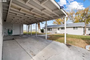 1322 NE Gillespie Ln, Hermiston, OR 97838 - Photo 22