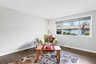 14967 SE Grant Ct, Portland, OR 97233 - Photo 6