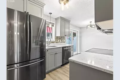 14967 SE Grant Ct, Portland, OR 97233 - Photo 12