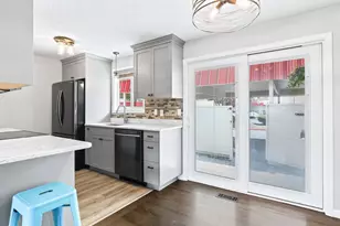 14967 SE Grant Ct, Portland, OR 97233 - Photo 16