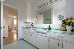 2355 SW Cedar St, Portland, OR 97205 - Photo 28