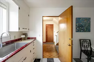 2355 SW Cedar St, Portland, OR 97205 - Photo 22