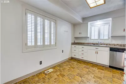 12830 NE Pacific St, Portland, OR 97230 - Photo 10