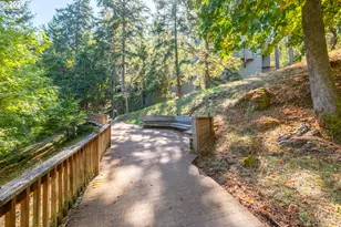 418 Stonewood Dr, Eugene, OR 97405 - Photo 28