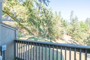 418 Stonewood Dr, Eugene, OR 97405 - Photo 10