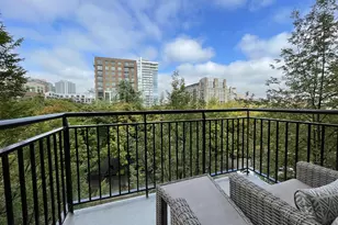 1030 NW Johnson St, Portland, OR 97209 - Photo 16