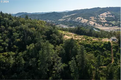 1758 SE Strong Ave, Roseburg, OR 97470 - Photo 18