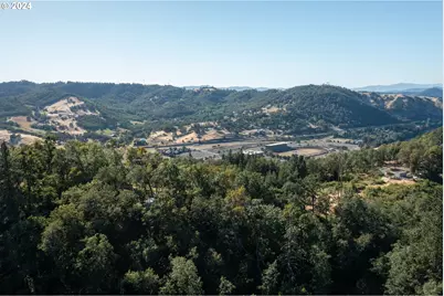 1758 SE Strong Ave, Roseburg, OR 97470 - Photo 22
