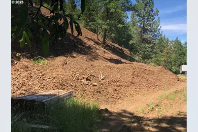 1758 SE Strong Ave, Roseburg, OR 97470 - Photo 10