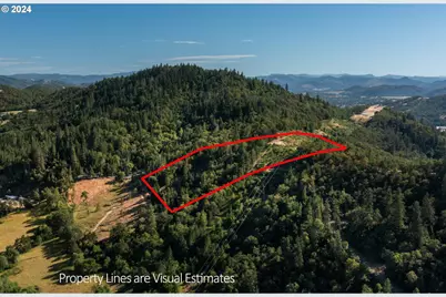 1758 SE Strong Ave, Roseburg, OR 97470 - Photo 1