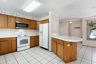 337 Black Oak Dr, Roseburg, OR 97471 - Photo 12