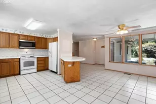 337 Black Oak Dr, Roseburg, OR 97471 - Photo 10
