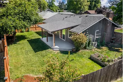 3703 Peppertree Dr, Eugene, OR 97402 - Photo 32