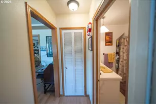 3689 SE 14th St, Gresham, OR 97080 - Photo 10