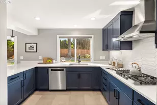 397 Livingood Ln, Lake Oswego, OR 97034 - Photo 8