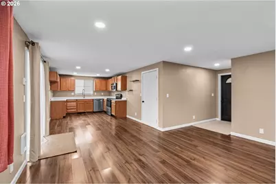1096 Cedar Ct, Creswell, OR 97426 - Photo 8