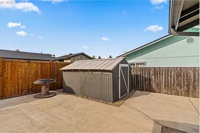 1096 Cedar Ct, Creswell, OR 97426 - Photo 28