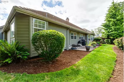 3030 Metolius Dr, Eugene, OR 97408 - Photo 40