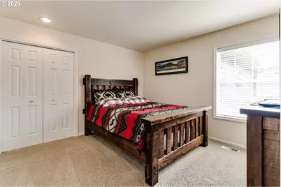 3030 Metolius Dr, Eugene, OR 97408 - Photo 8