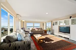 633 N Pacific St, Rockaway Beach, OR 97136 - Photo 6