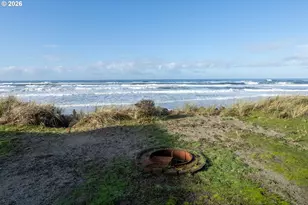 633 N Pacific St, Rockaway Beach, OR 97136 - Photo 42