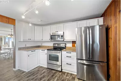633 N Pacific St, Rockaway Beach, OR 97136 - Photo 16