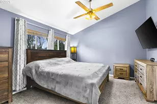 575 NW Queens Ct, Hillsboro, OR 97124 - Photo 20