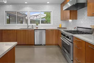 3105 SW 98th Ave, Portland, OR 97225 - Photo 10