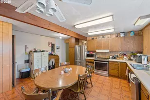 64175 Solari Rd, Coos Bay, OR 97420 - Photo 12