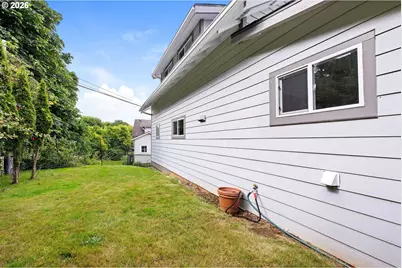 561 Rivington St, Astoria, OR 97103 - Photo 42