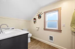 561 Rivington St, Astoria, OR 97103 - Photo 26