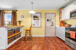 561 Rivington St, Astoria, OR 97103 - Photo 12