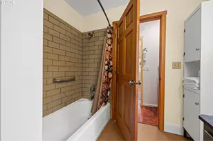 561 Rivington St, Astoria, OR 97103 - Photo 18