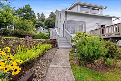 561 Rivington St, Astoria, OR 97103 - Photo 32