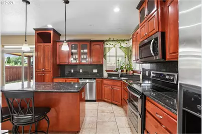 13845 SW Far Vista Dr, Beaverton, OR 97005 - Photo 12