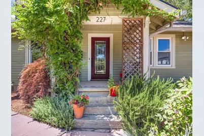 227 SE 84th Ave, Portland, OR 97216 - Photo 10