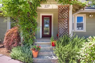 227 SE 84th Ave, Portland, OR 97216 - Photo 10