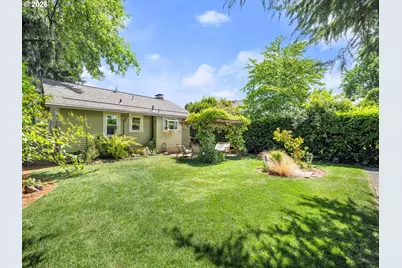 227 SE 84th Ave, Portland, OR 97216 - Photo 34