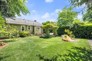 227 SE 84th Ave, Portland, OR 97216 - Photo 34