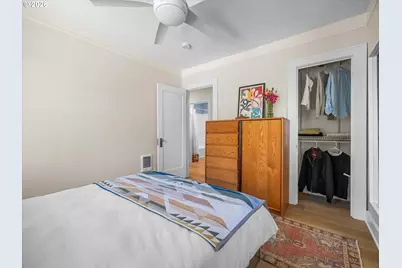 227 SE 84th Ave, Portland, OR 97216 - Photo 24
