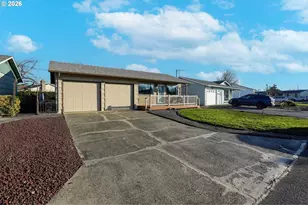 1740 Jansen Way, Woodburn, OR 97071 - Photo 2