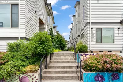 961 N Skidmore St, Portland, OR 97217 - Photo 2