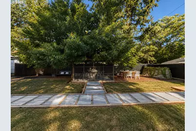 13611 SE Lincoln Ct, Portland, OR 97233 - Photo 38