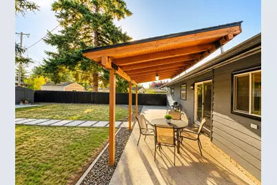 13611 SE Lincoln Ct, Portland, OR 97233 - Photo 34