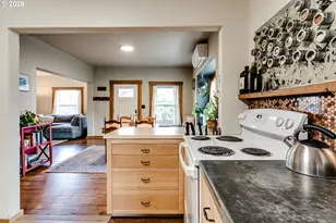 104 Holeman Ave, Eugene, OR 97404 - Photo 14