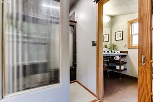 104 Holeman Ave, Eugene, OR 97404 - Photo 18