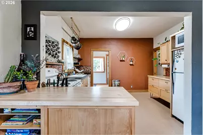 104 Holeman Ave, Eugene, OR 97404 - Photo 12