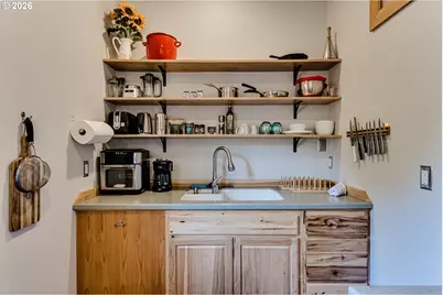 104 Holeman Ave, Eugene, OR 97404 - Photo 38