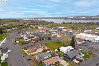 Seventh, Umatilla, OR 97882 - Photo 6