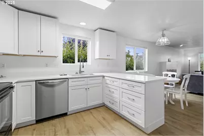 2401 NE 77th Ave, Vancouver, WA 98664 - Photo 2